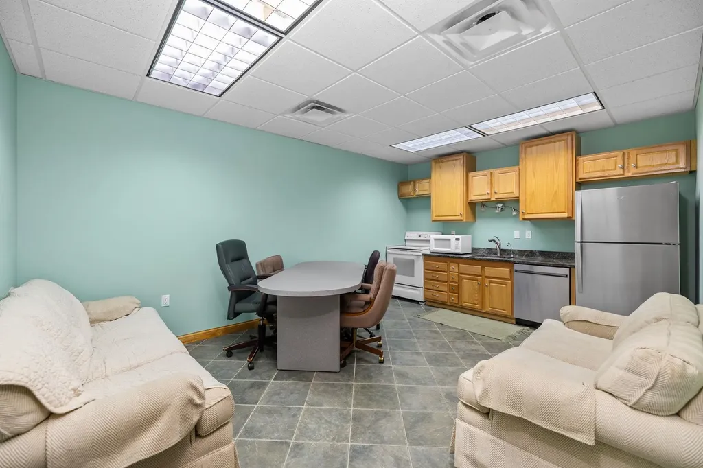 10161 E Pickwick Court Elmwood Charter Township MI 49684