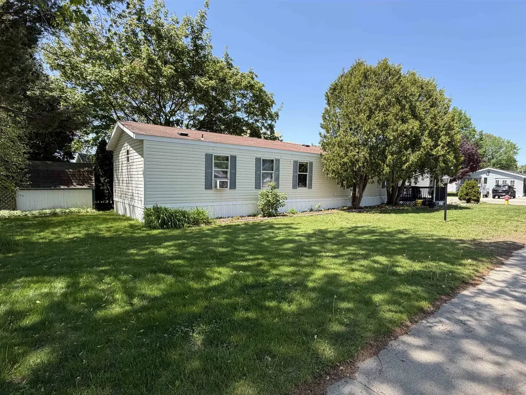 403 Farm Lane Cadillac City MI 49601