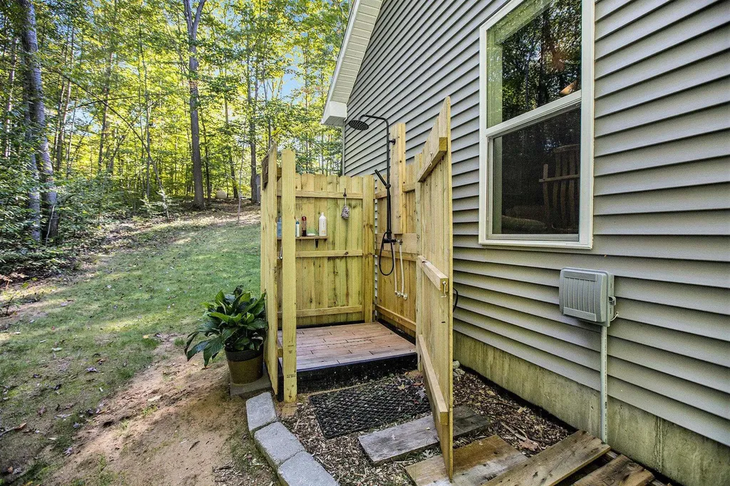 16602 Acorn Ridge Trail Inland Township MI 49617