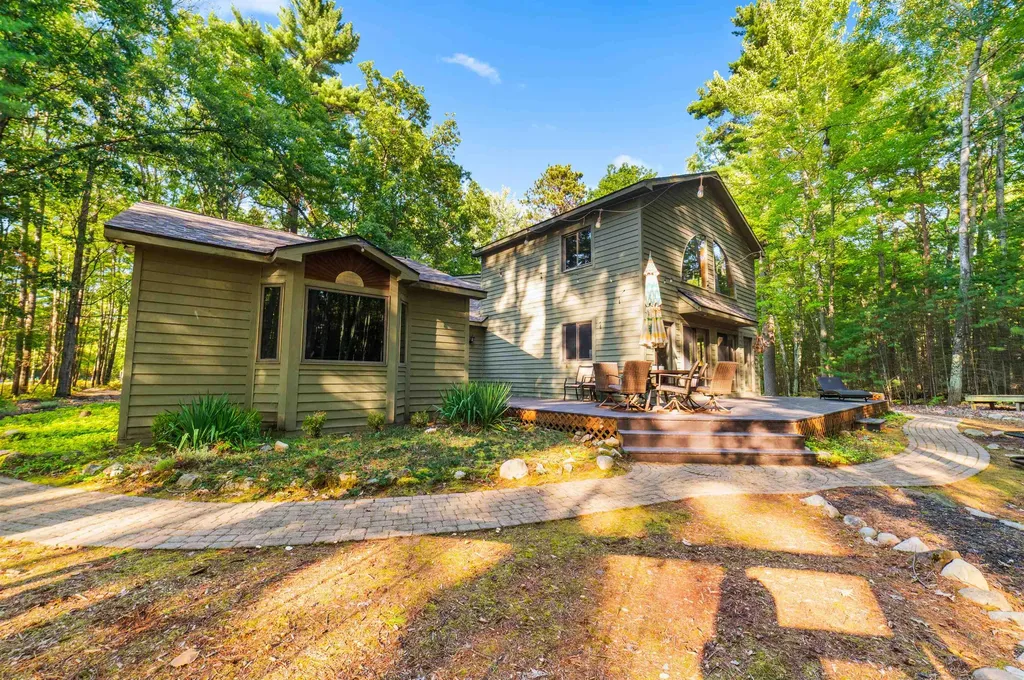 6993 NW Aarwood Road Clearwater Township MI 49676