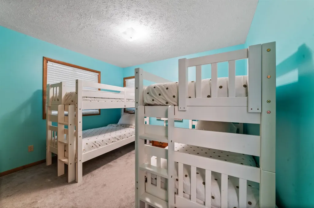 6993 NW Aarwood Road Clearwater Township MI 49676