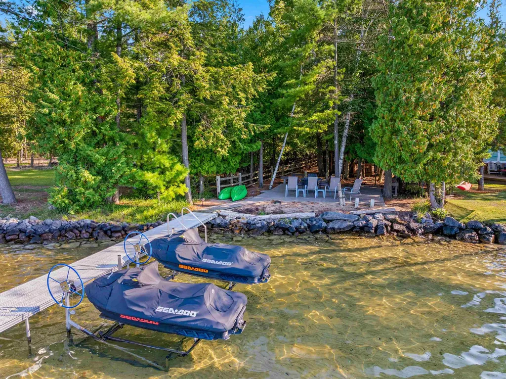6993 NW Aarwood Road Clearwater Township MI 49676