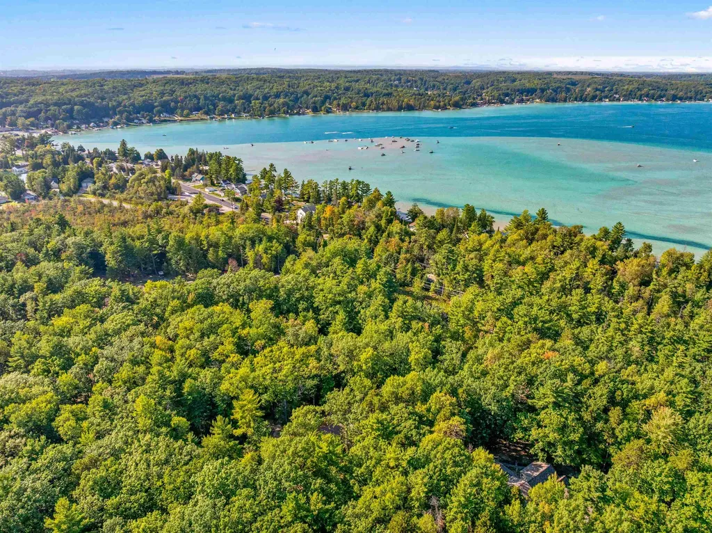 6993 NW Aarwood Road Clearwater Township MI 49676