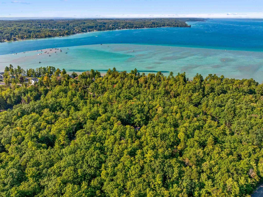 6993 NW Aarwood Road Clearwater Township MI 49676