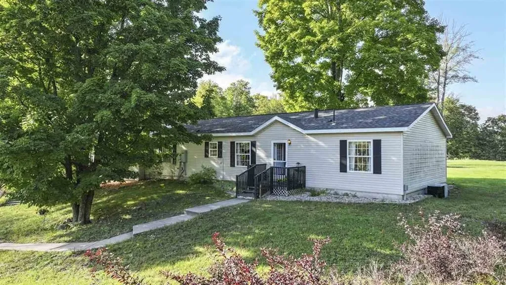 2147 Wildwood Trail Jordan Township MI 49727