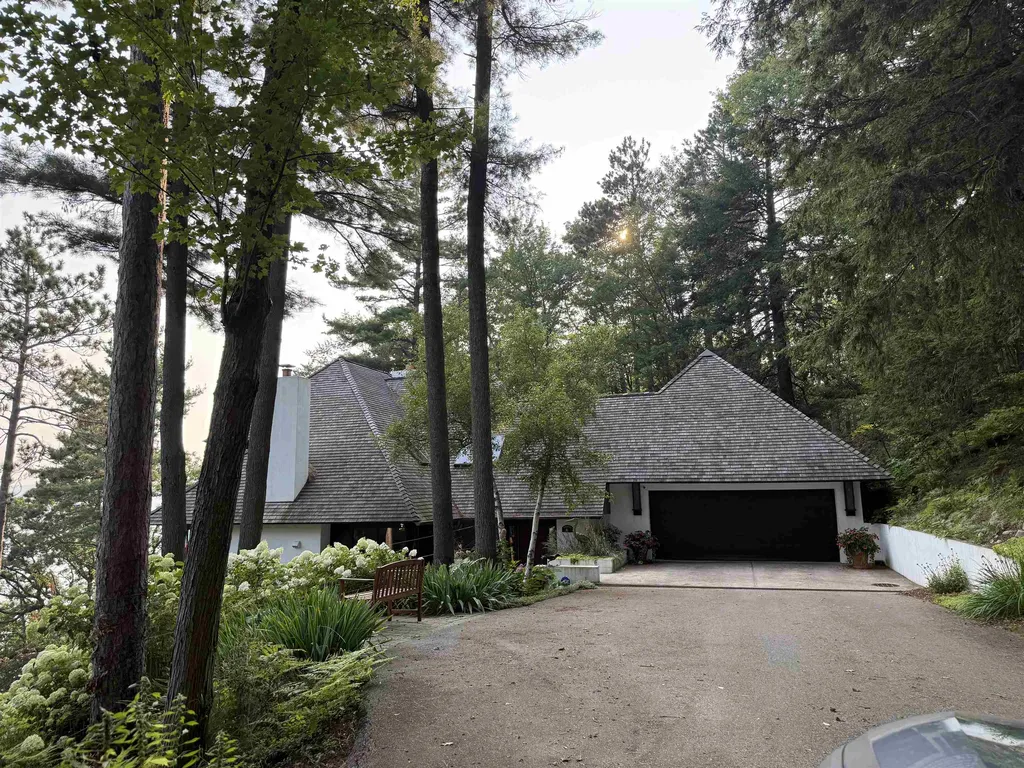 Arbutus Lane Lake Township MI 49617