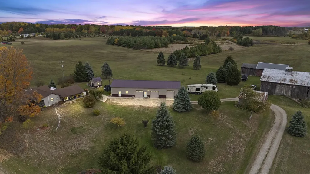 3626 90th Avenue Evart Township MI 49631