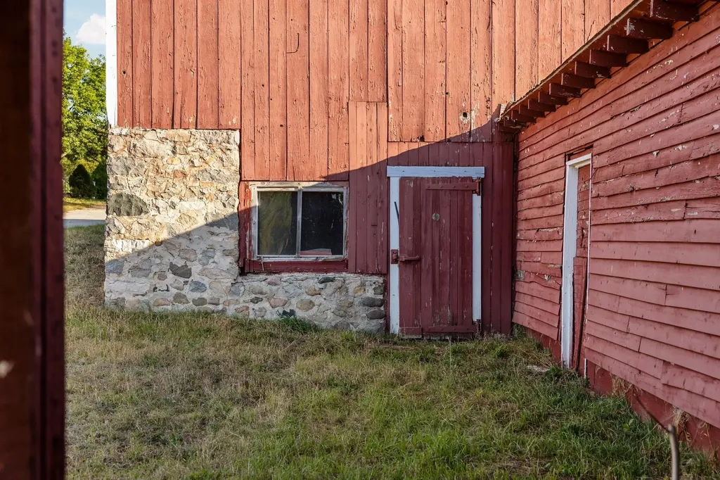 1378 Gray Road Peninsula Township MI 49686