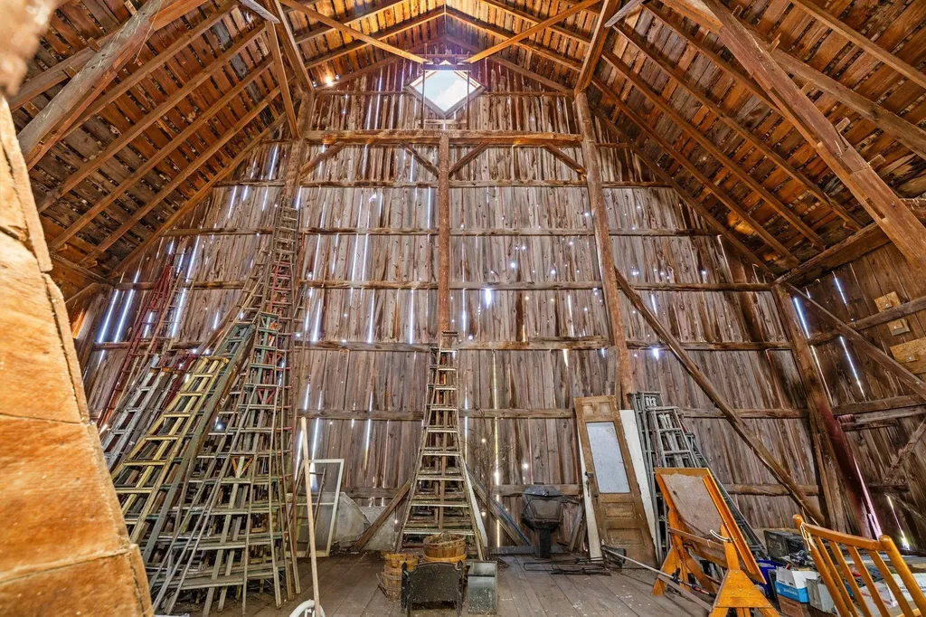 1378 Gray Road Peninsula Township MI 49686