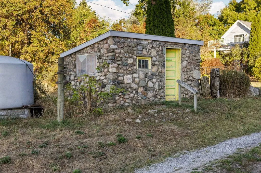 1378 Gray Road Peninsula Township MI 49686