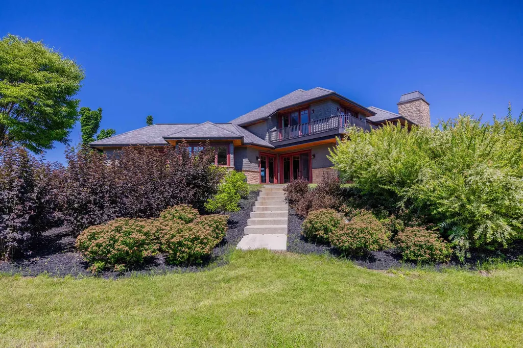 3888 Swaney Road Peninsula Township MI 49686