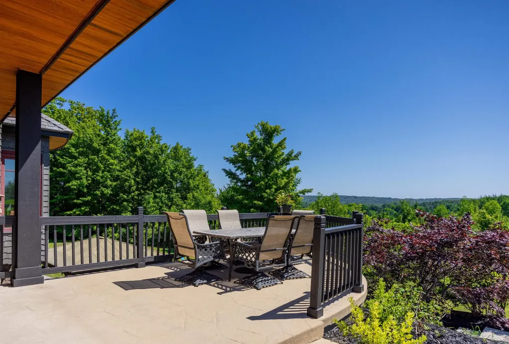 3888 Swaney Road Peninsula Township MI 49686