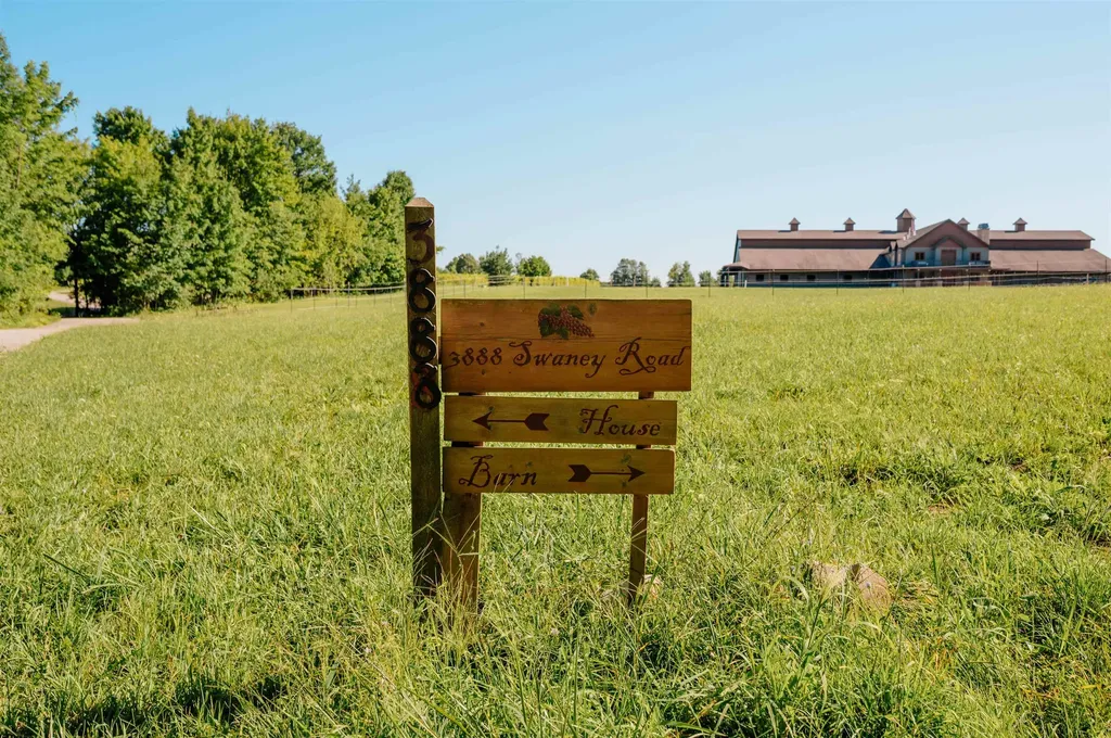 3888 Swaney Road Peninsula Township MI 49686