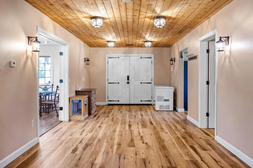 3888 Swaney Road Peninsula Township MI 49686