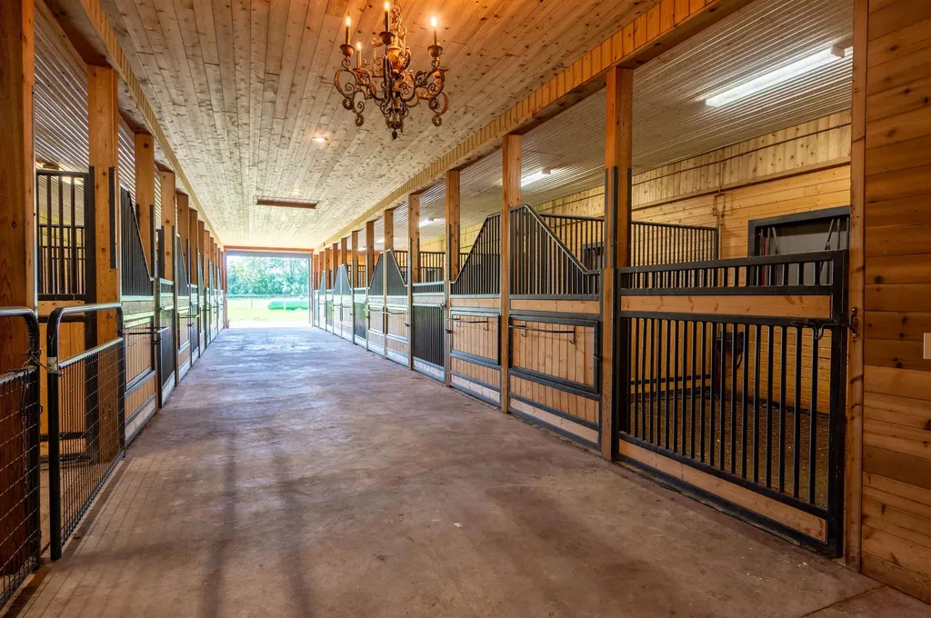 3888 Swaney Road Peninsula Township MI 49686