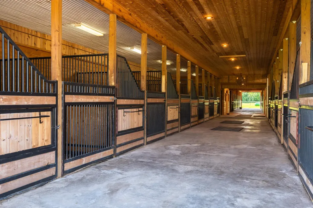 3888 Swaney Road Peninsula Township MI 49686
