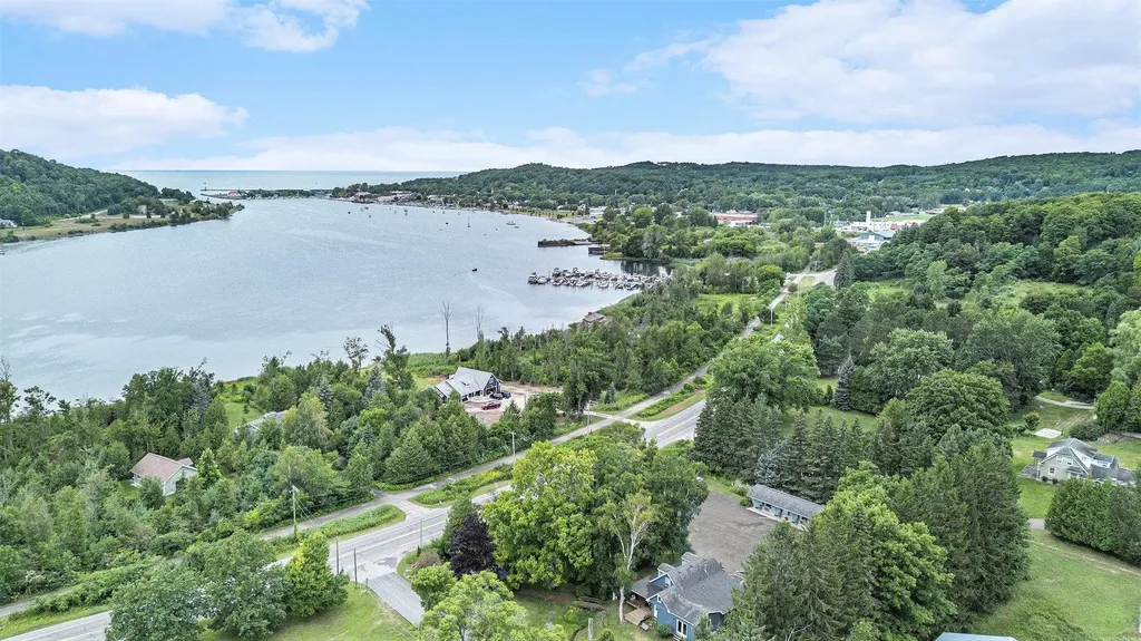 519 Lake Street Crystal Lake Township MI 49635