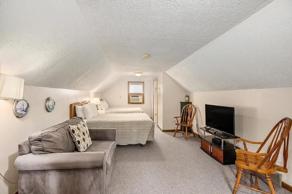 519 Lake Street Crystal Lake Township MI 49635