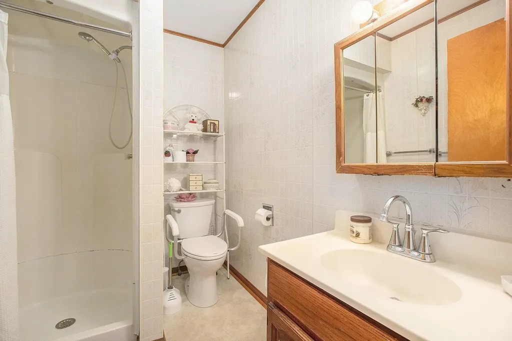 519 Lake Street Crystal Lake Township MI 49635