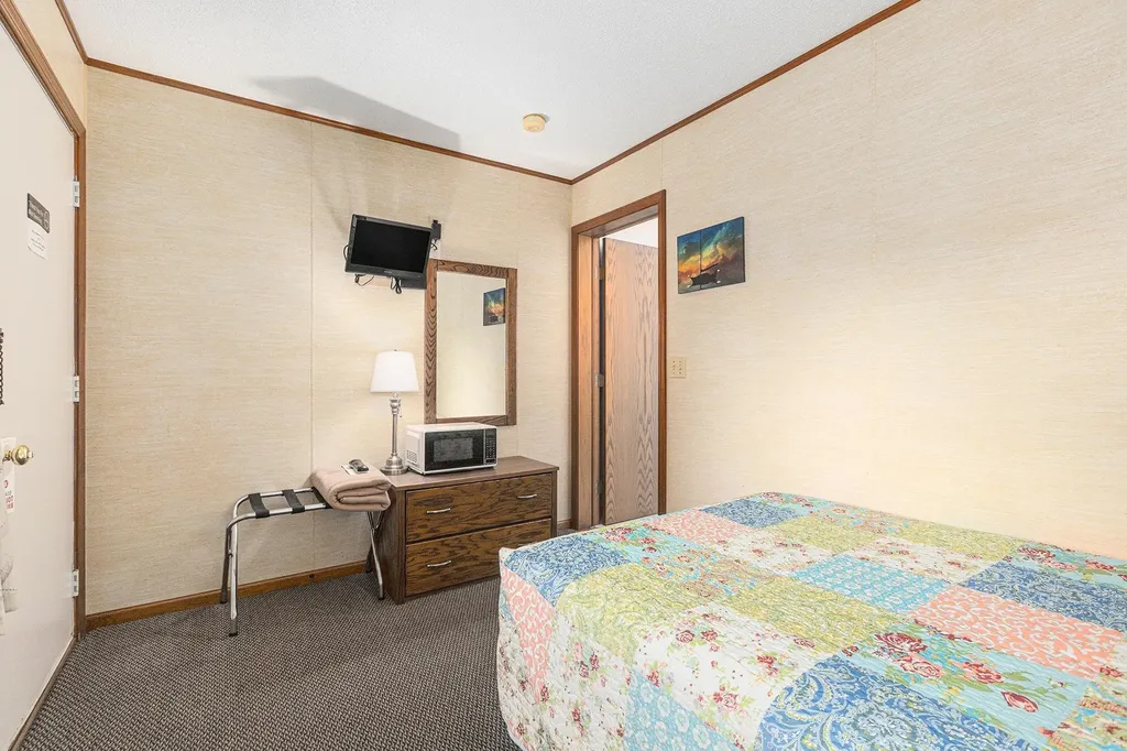 519 Lake Street Crystal Lake Township MI 49635