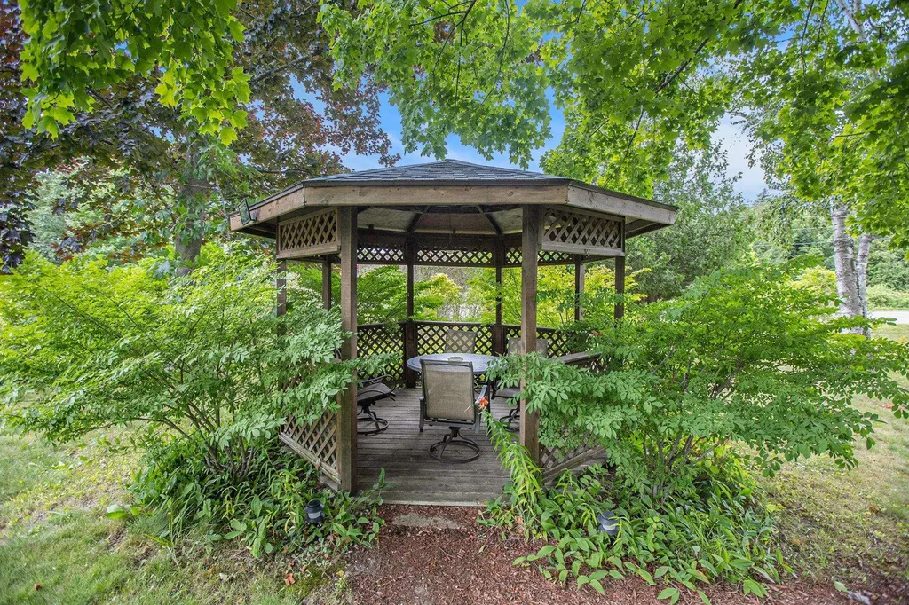 519 Lake Street Crystal Lake Township MI 49635