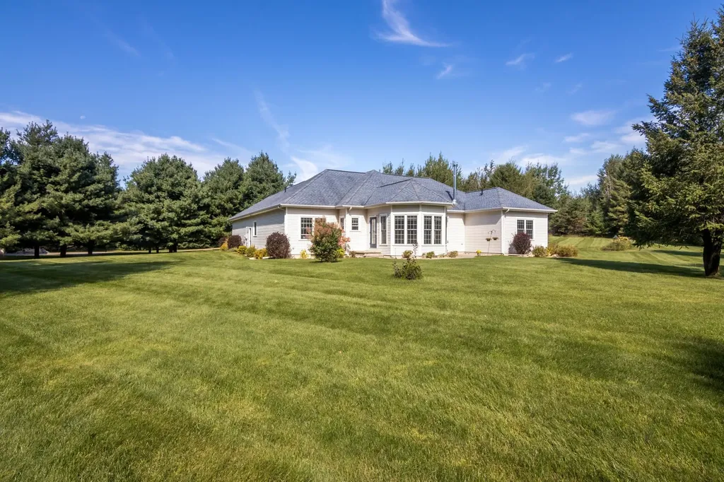 5296 Scofield Trail Whitewater Township MI 49690