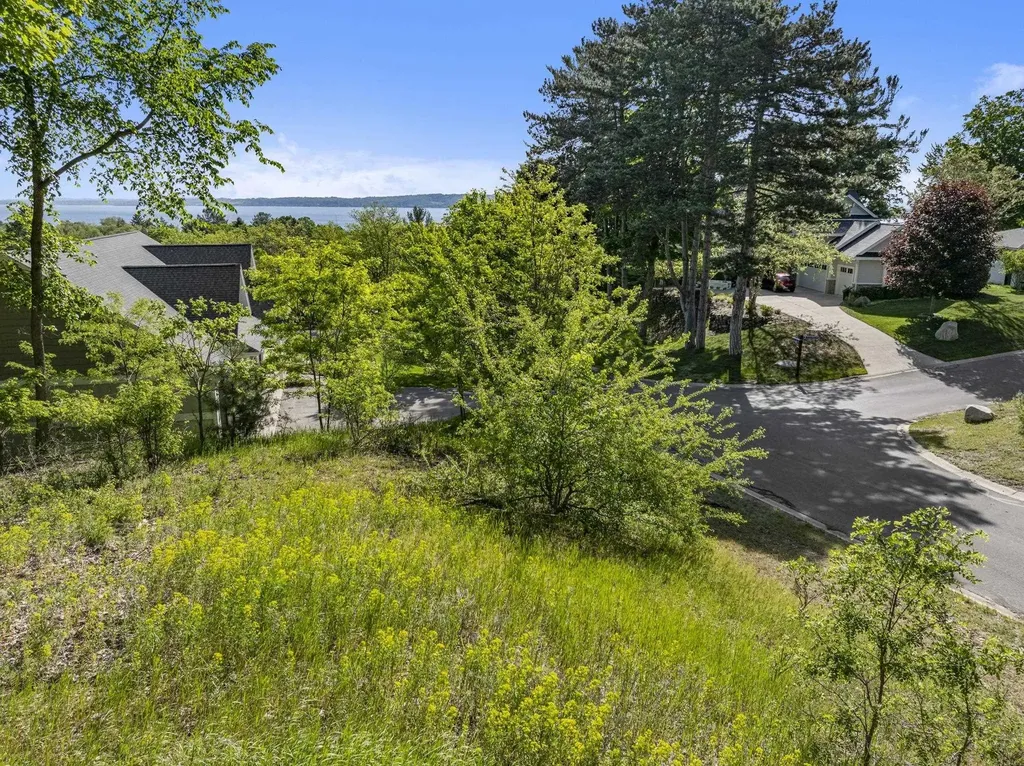 0 Incochee Woods Drive Garfield Charter Township MI 49684