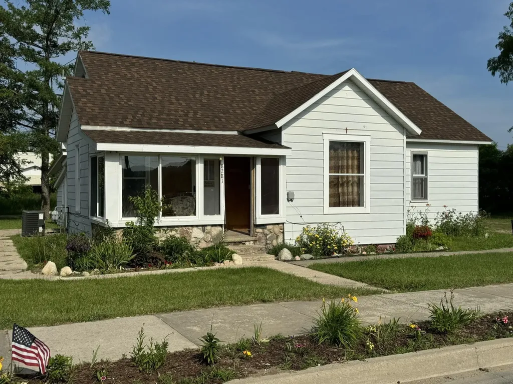 8281 Rapid City Road Clearwater Township MI 49676