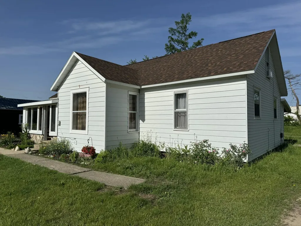 8281 Rapid City Road Clearwater Township MI 49676