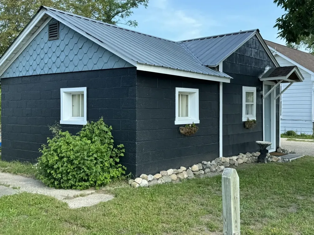 8281 Rapid City Road Clearwater Township MI 49676