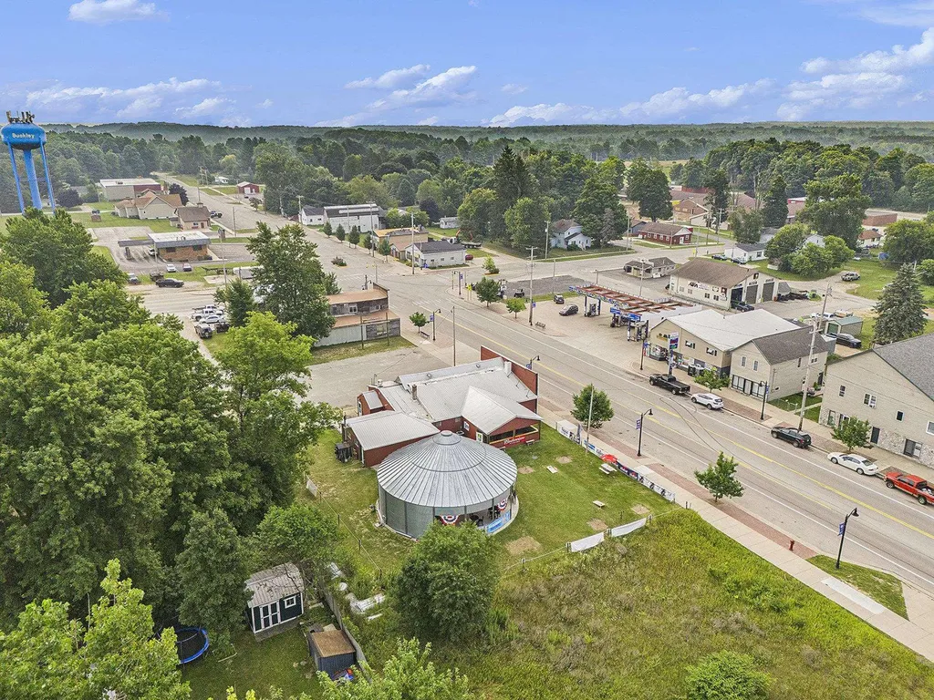 116 W Wexford Avenue Hanover Township MI 49620