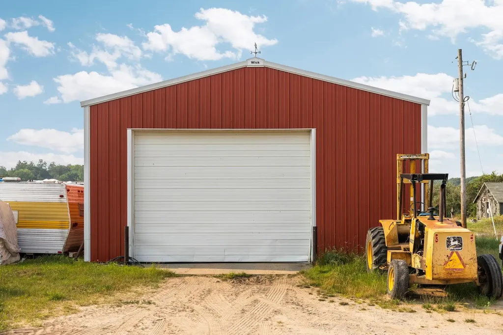 3089 Swaney Road Peninsula Township MI 49686