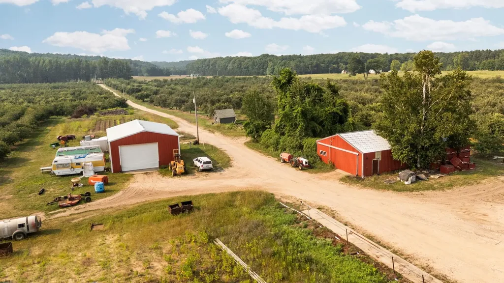 3089 Swaney Road Peninsula Township MI 49686