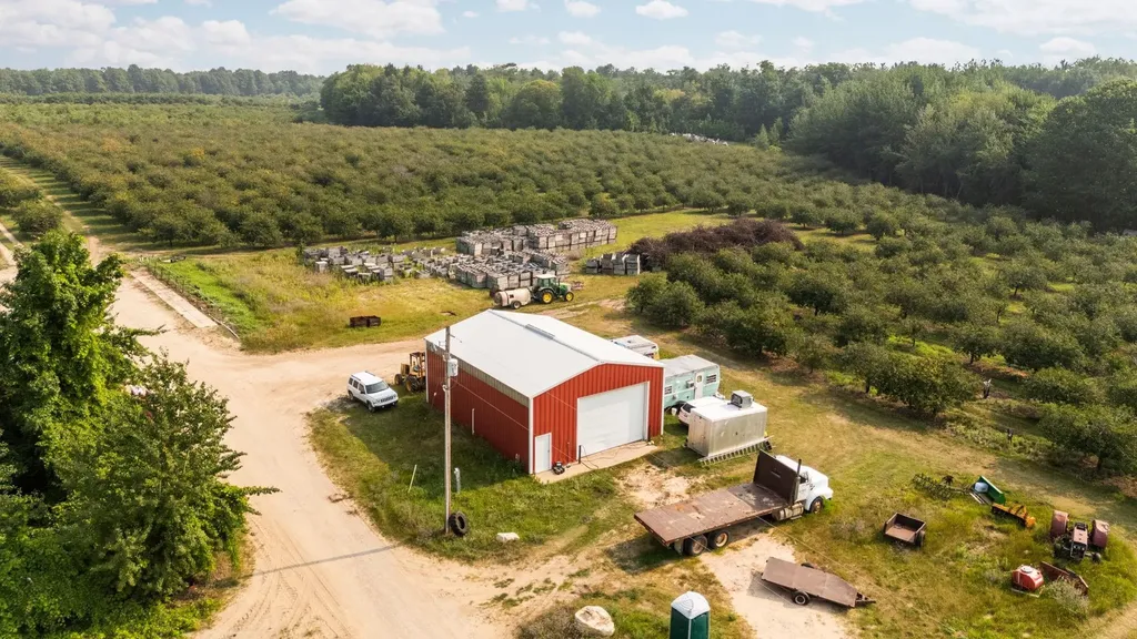 3089 Swaney Road Peninsula Township MI 49686