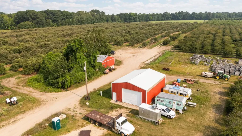 3089 Swaney Road Peninsula Township MI 49686