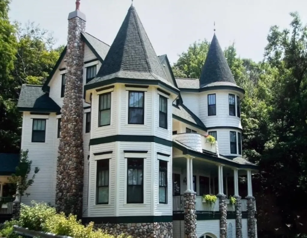 2370 Lake Road Crystal Lake Township MI 49635