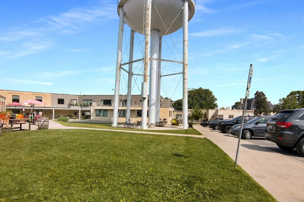 830 - 102 Cottageview Drive Traverse City City MI 49684