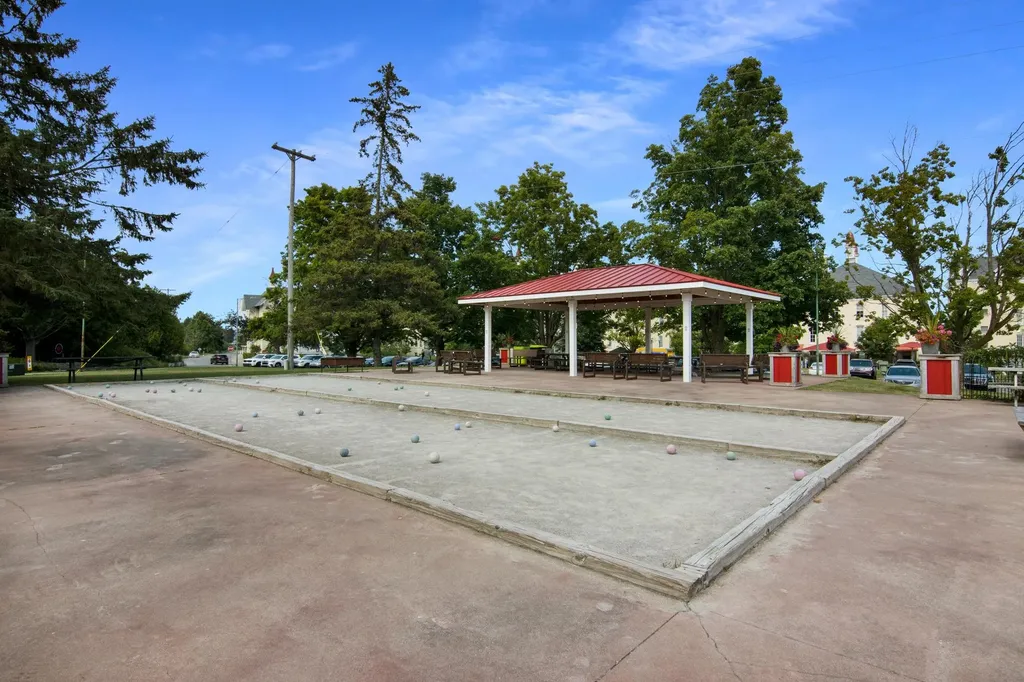 830 - 102 Cottageview Drive Traverse City City MI 49684