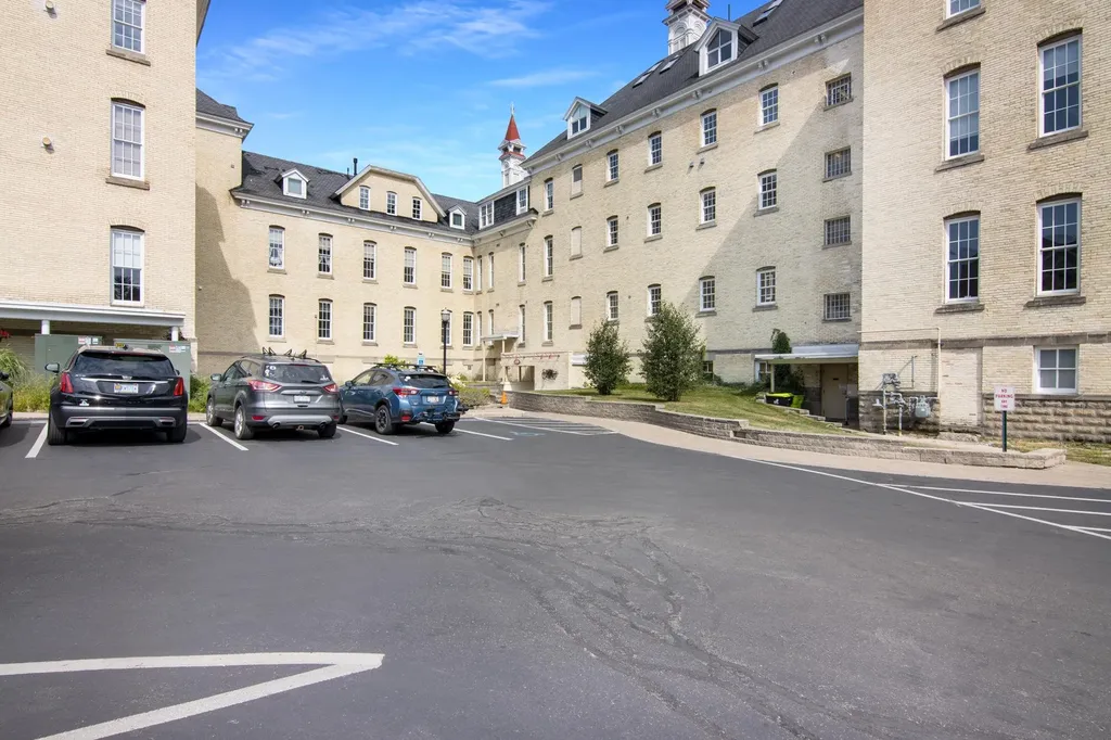 830 - 102 Cottageview Drive Traverse City City MI 49684