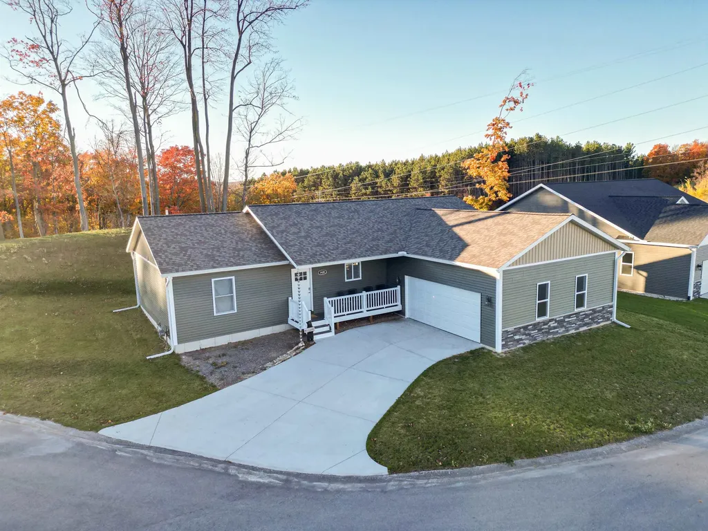 1420 Umber Drive Garfield Charter Township MI 49696