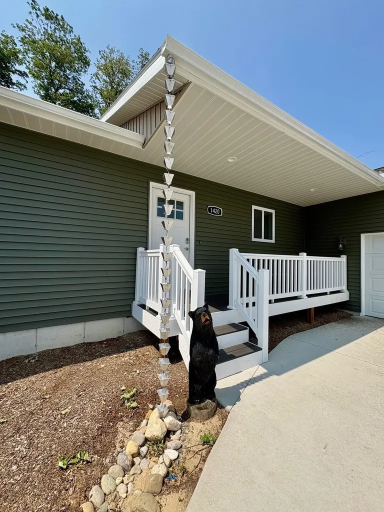 1420 Umber Drive Garfield Charter Township MI 49696