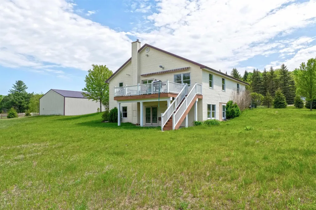 7495 Bennett Road Acme Township MI 49690
