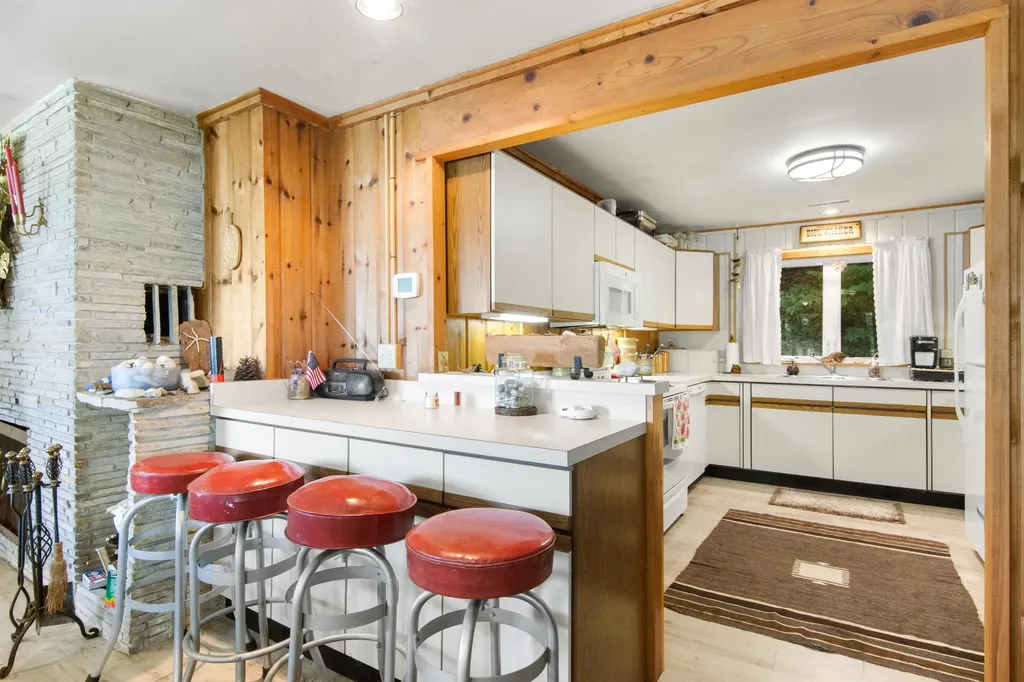 1070 N Us-31 Torch Lake Township MI 49648