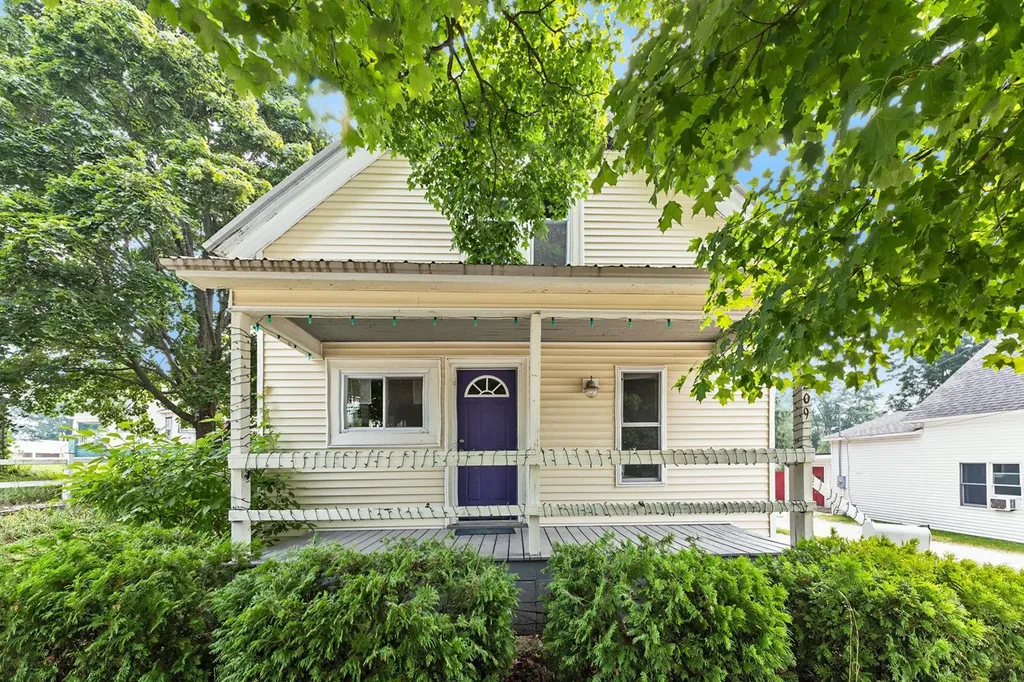 209 S Carmel Street Cadillac City MI 49601