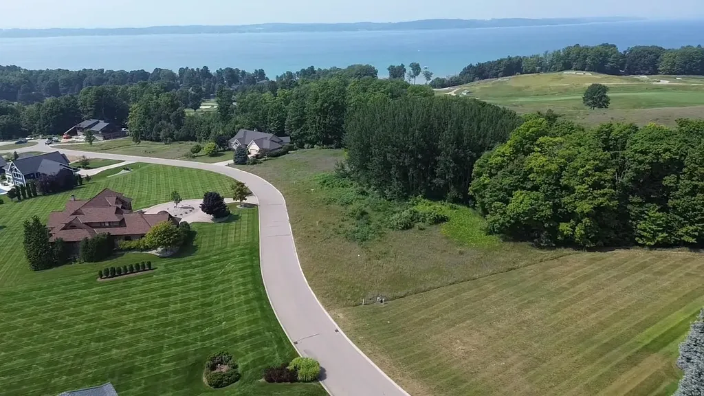 Unit #8 Turnberry Circle Acme Township MI 49690