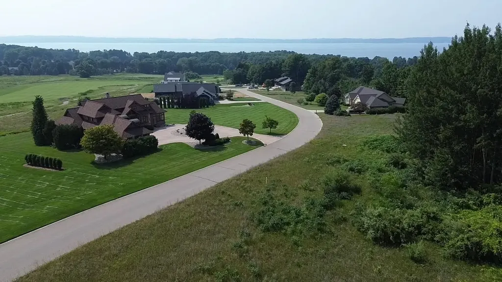 Unit #8 Turnberry Circle Acme Township MI 49690