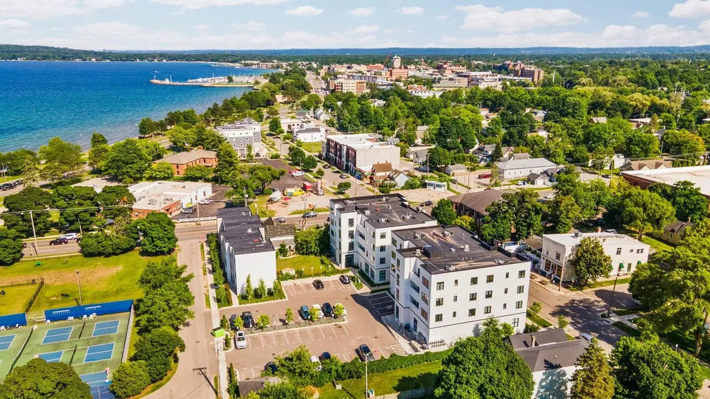 714 #308 Randolph Street Traverse City City MI 49684
