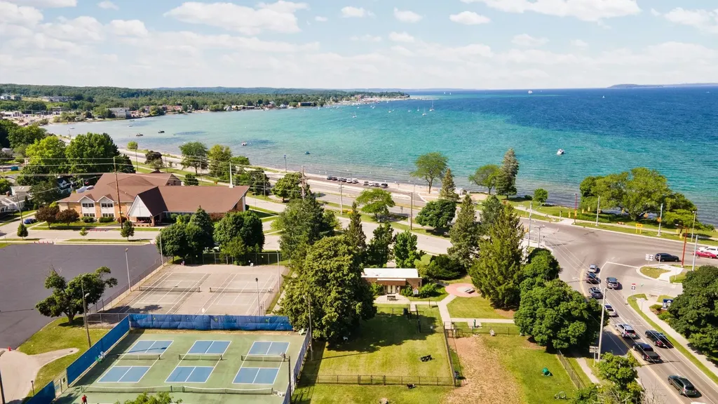714 #308 Randolph Street Traverse City City MI 49684