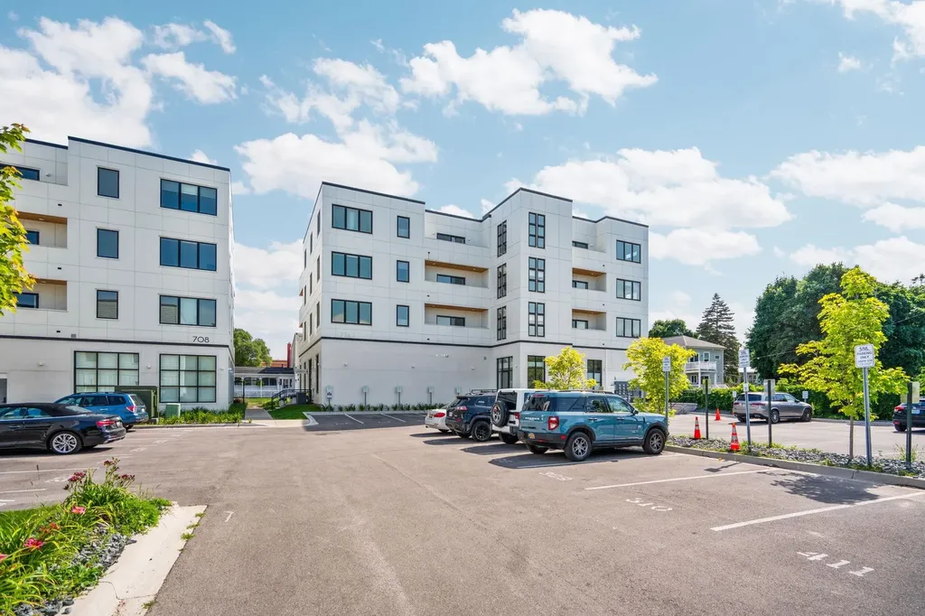 714 #308 Randolph Street Traverse City City MI 49684
