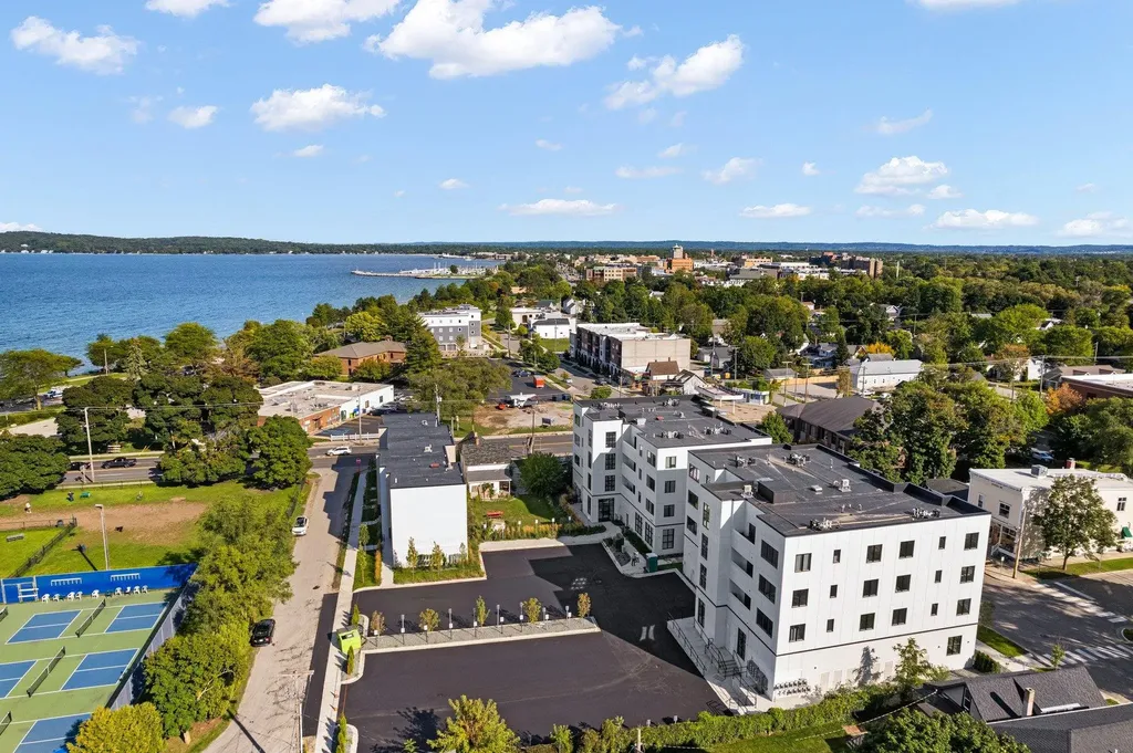 714 #308 Randolph Street Traverse City City MI 49684
